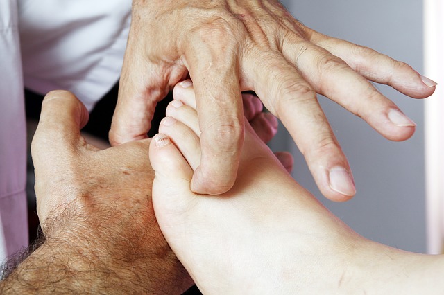 Refleksna masaža stopal – spoznajte in preizkusite jo tudi vi